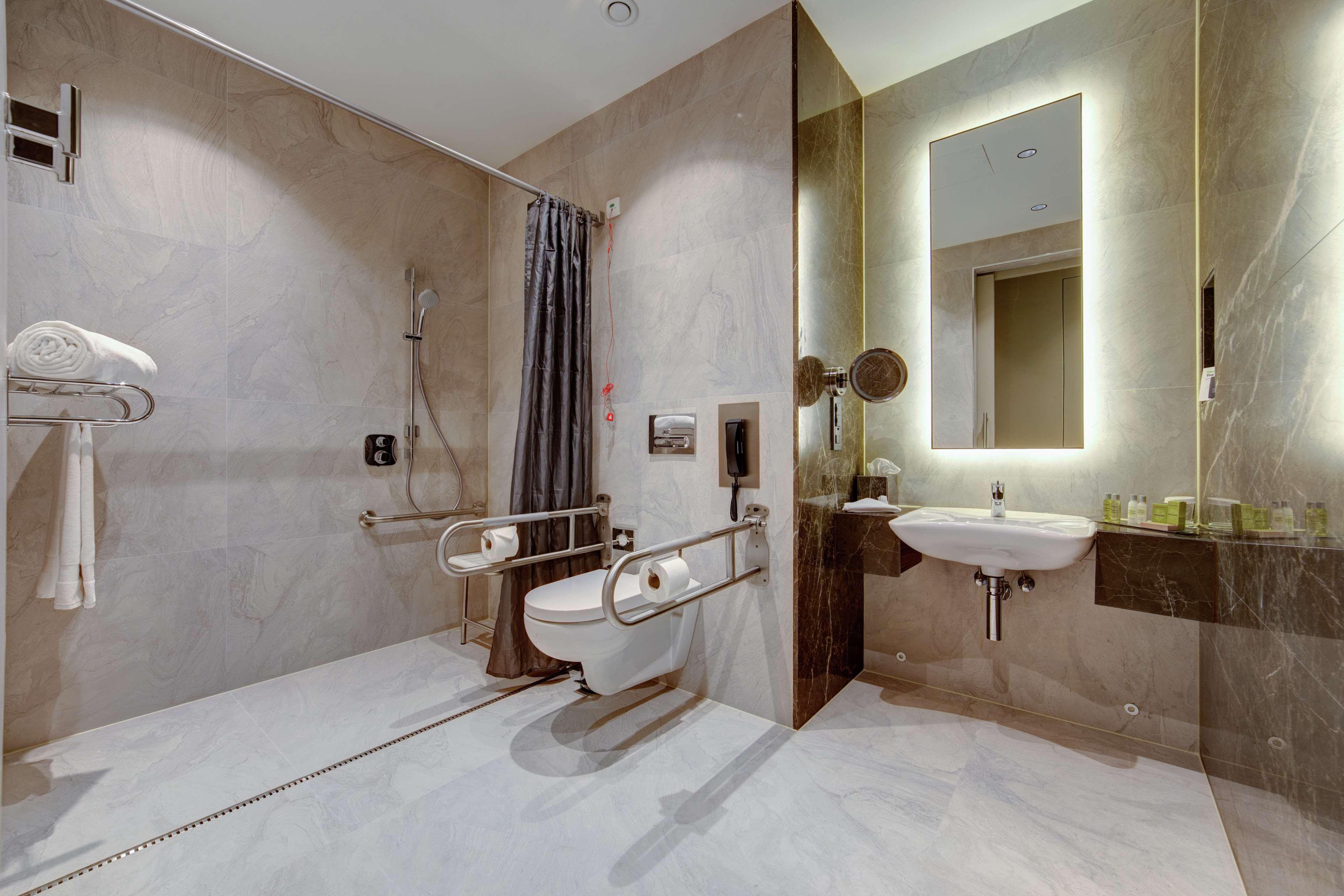 Doubletree By Hilton Adana Hotel Bagian luar foto