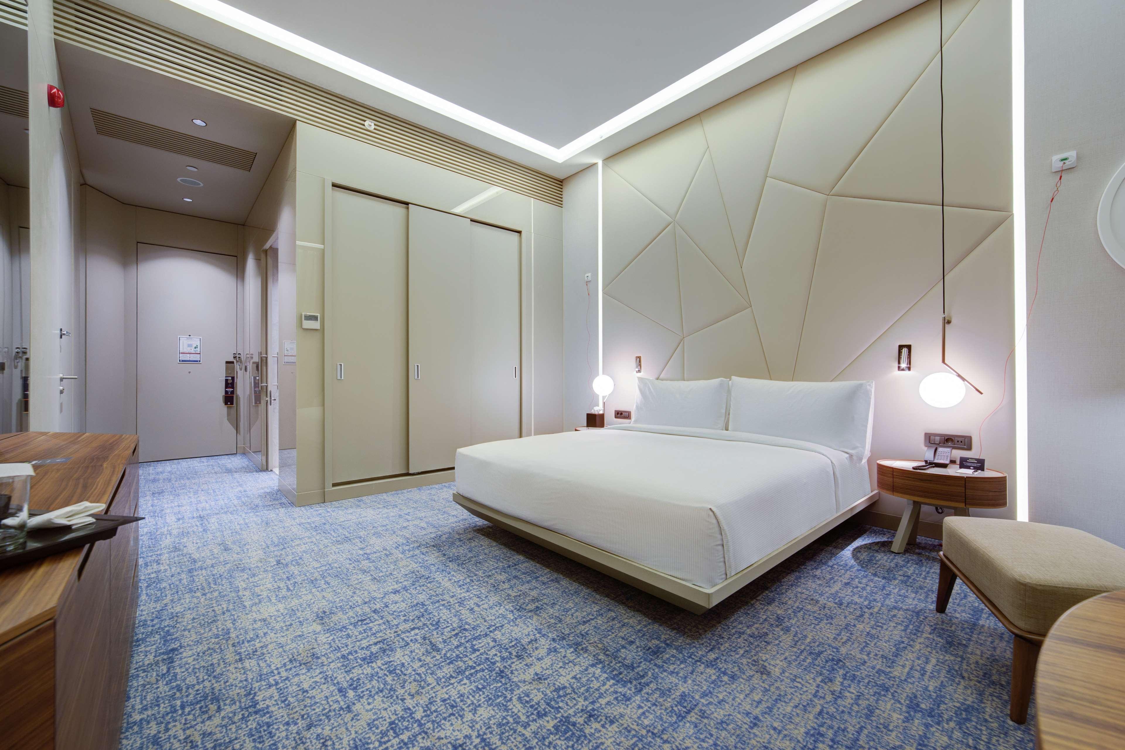 Doubletree By Hilton Adana Hotel Bagian luar foto