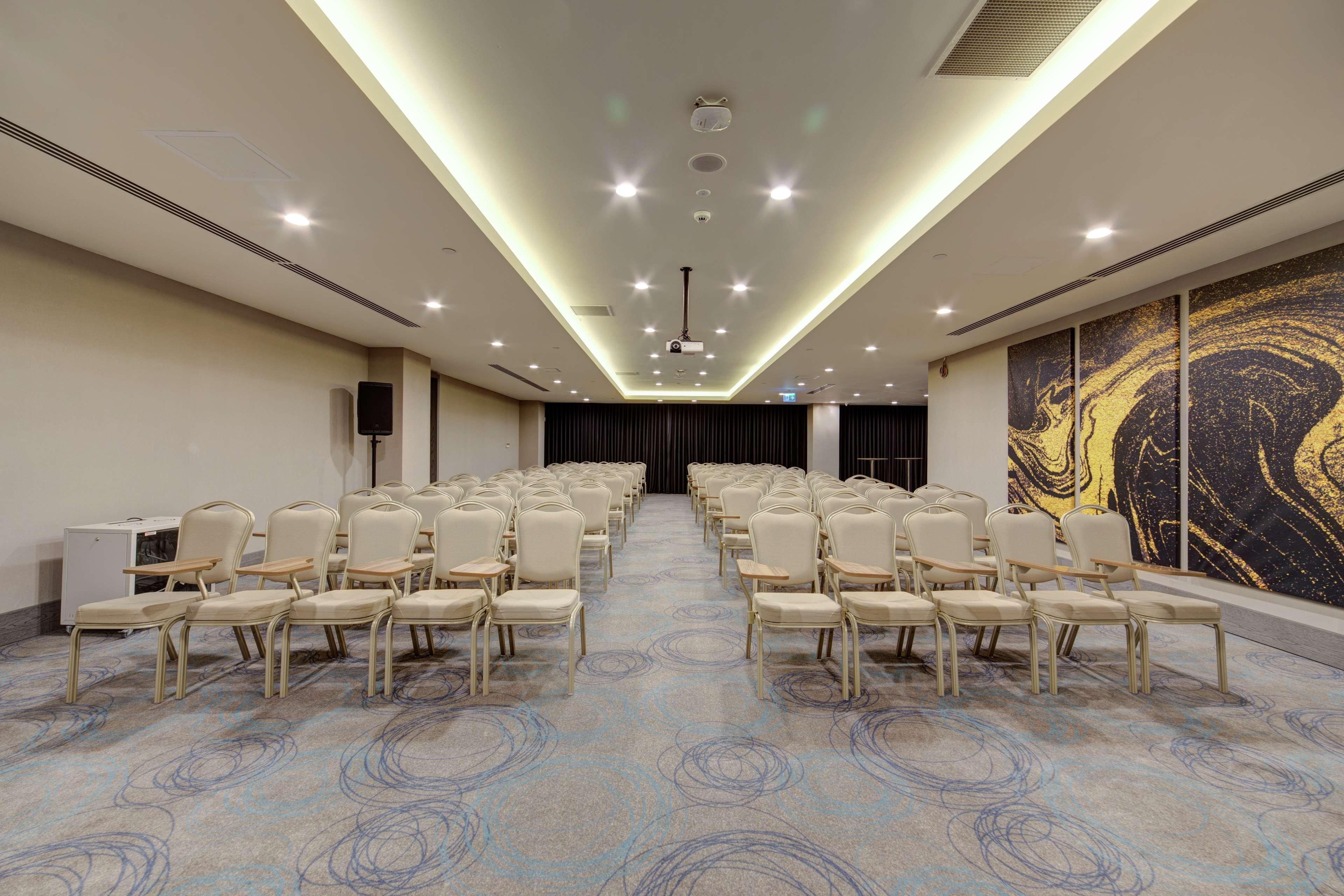 Doubletree By Hilton Adana Hotel Bagian luar foto