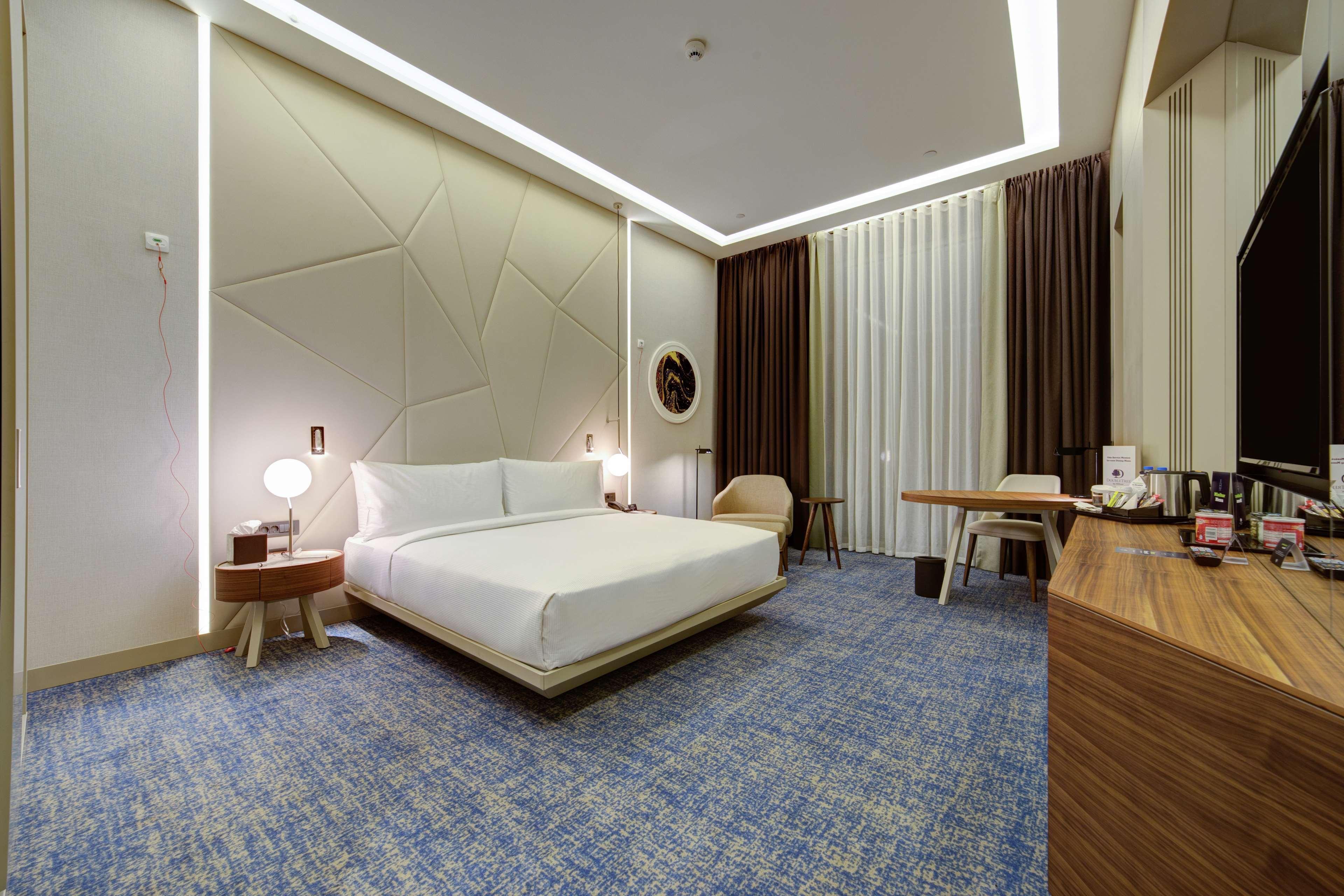 Doubletree By Hilton Adana Hotel Bagian luar foto