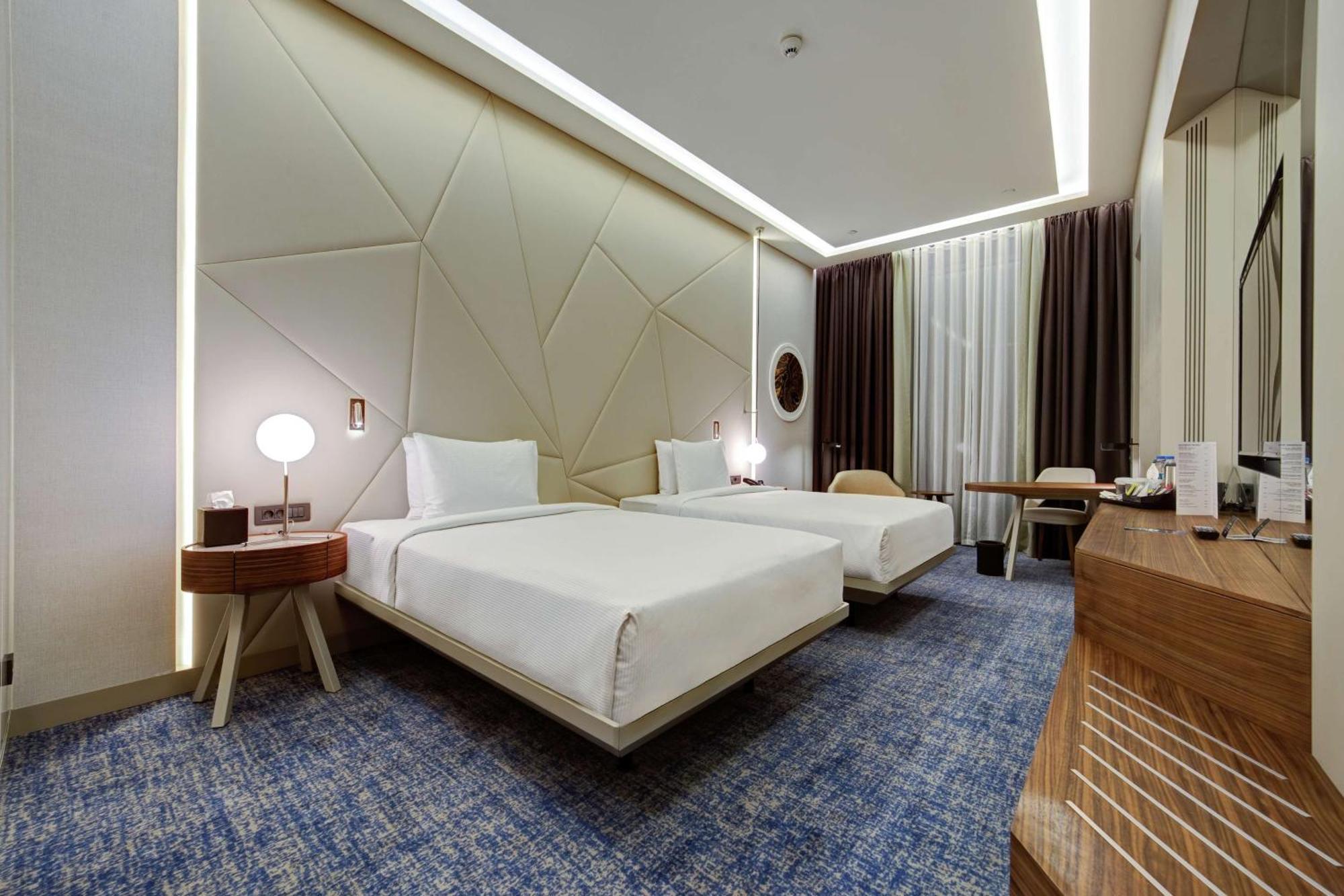 Doubletree By Hilton Adana Hotel Bagian luar foto