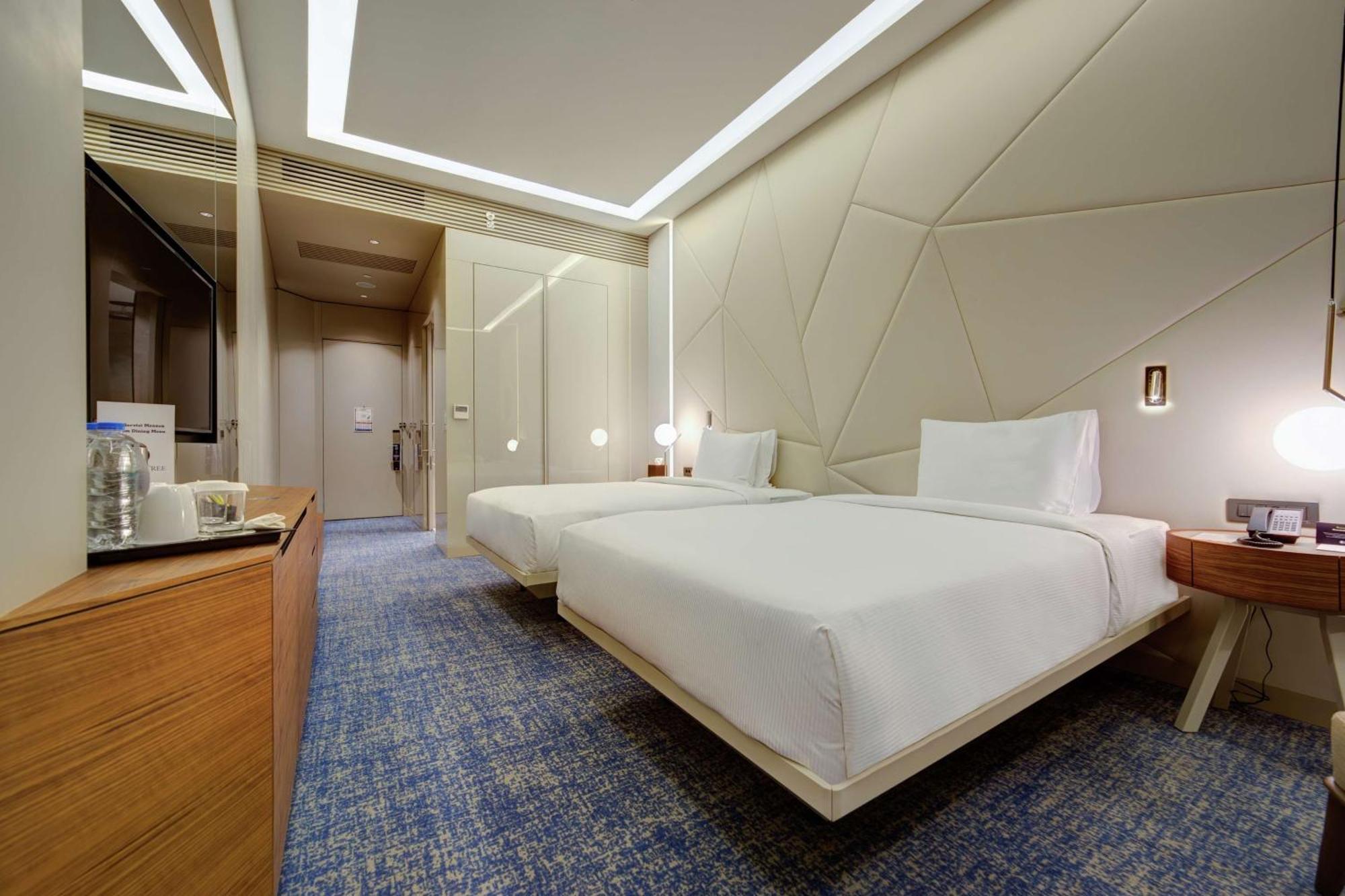 Doubletree By Hilton Adana Hotel Bagian luar foto